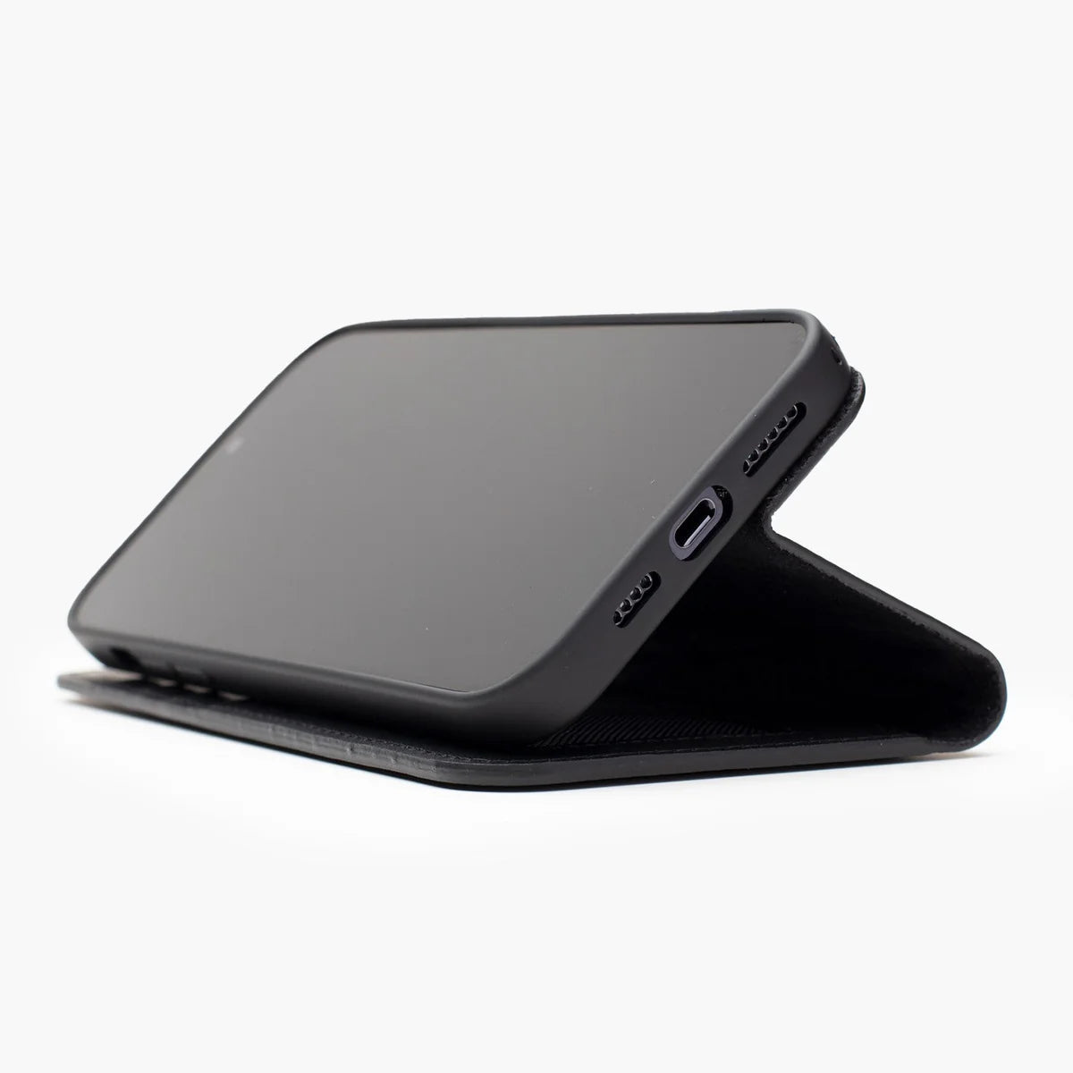 Wachikopa Echtleder Wallet Hülle für iPhone 15 Pro Max – Handgefertigt, Schwarz, Kartenfächer