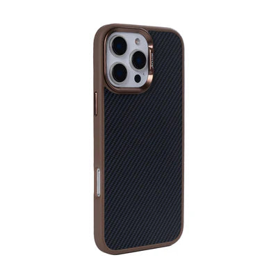 Carbon Look Schutzhülle für iPhone 16 Pro Max – Braun/Schwarz